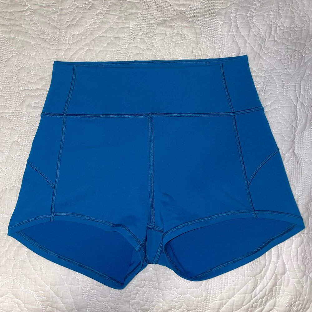 Lululemon In Movement Everlux 2" Inseam High-Waisted Size 6 Blue